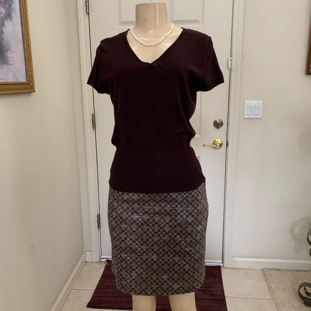 “GEORGE”🤎SUPER CUTE 🐝 Brown short sleeve sweater
